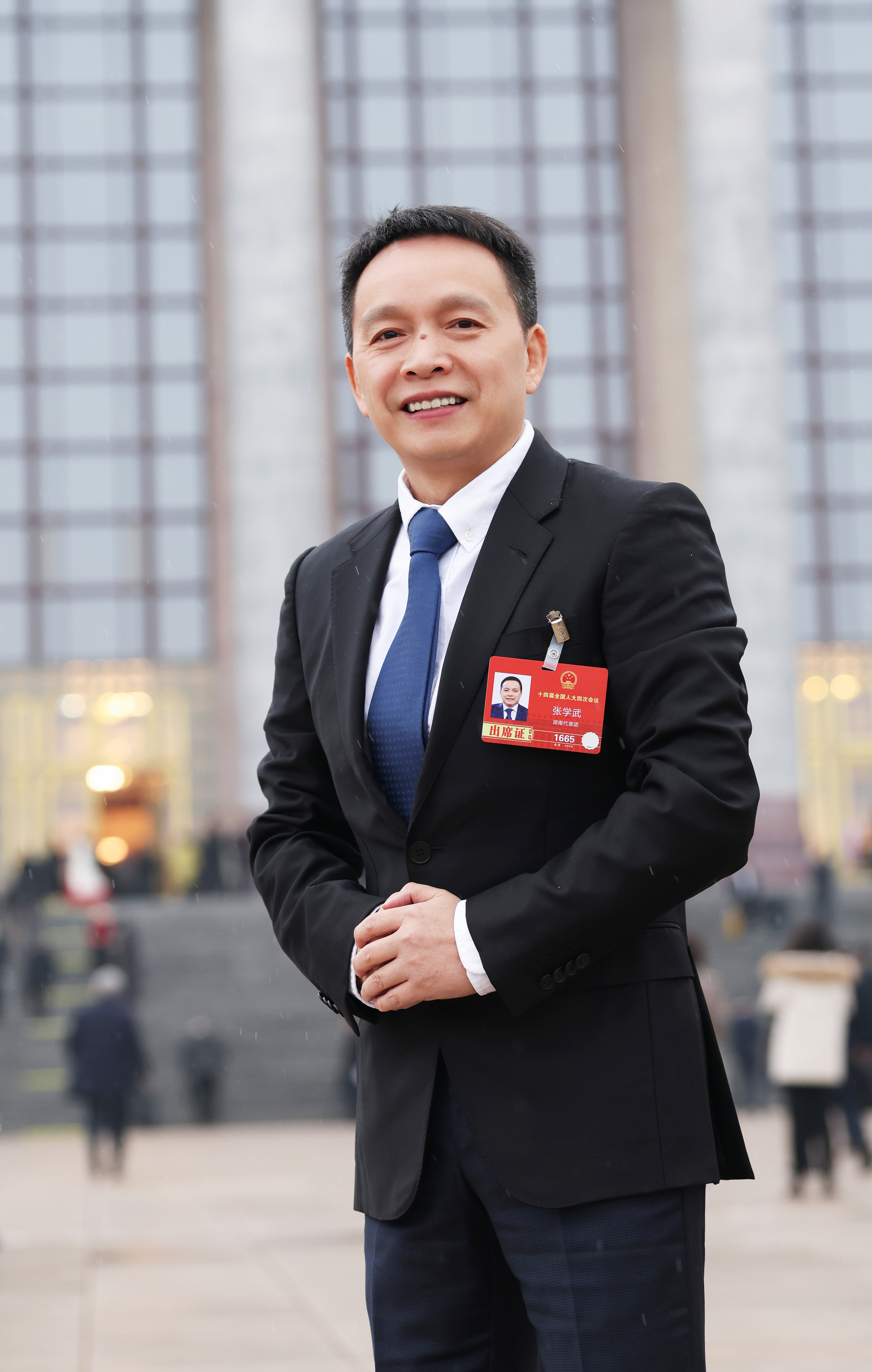 全國人大代表、鹽津鋪?zhàn)佣麻L張學(xué)武出席十四屆全國人大四次會(huì)議開幕會(huì) 全國人大代表、鹽津鋪?zhàn)佣麻L張學(xué)武出席十四屆全國人大四次會(huì)議開幕會(huì)